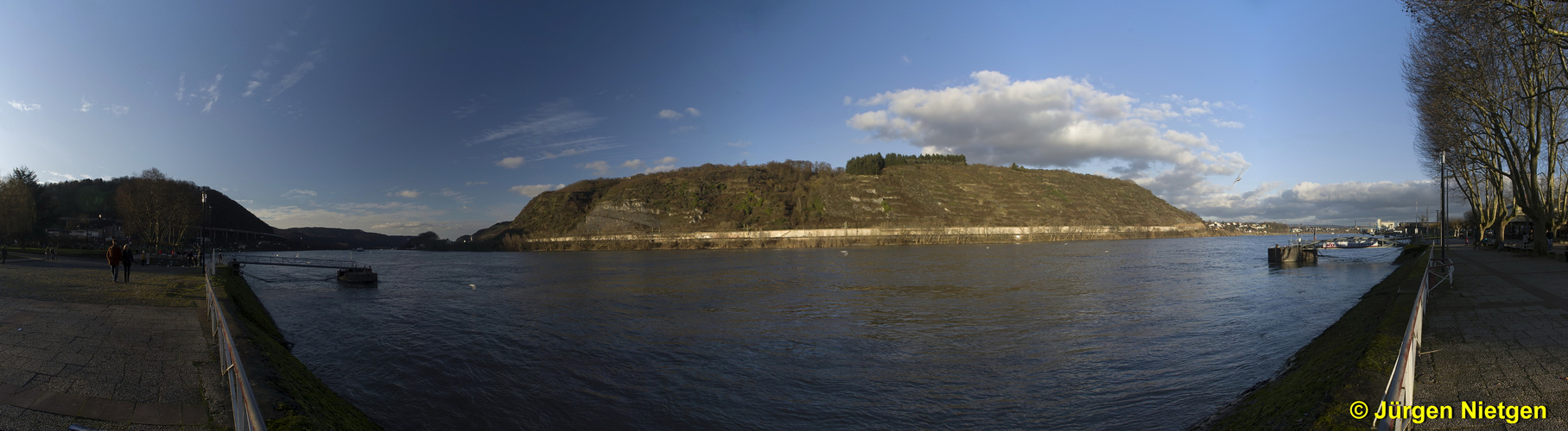 Panorama des Rheinufers in Andernach