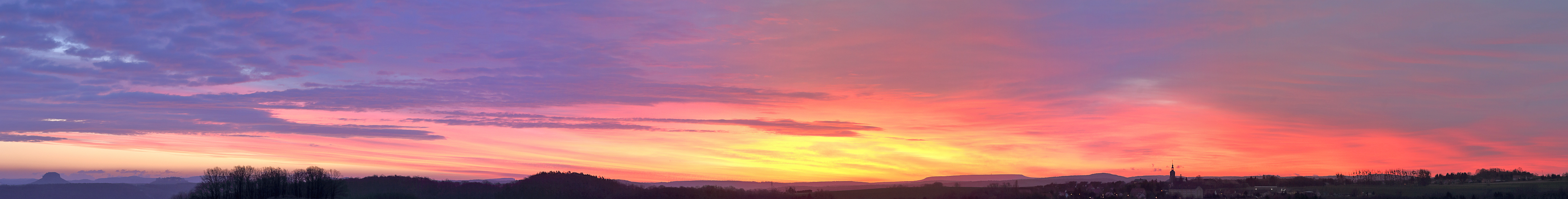 Panorama eines besonderen Morgens als "Leuchtturm" während grauer Tage... 