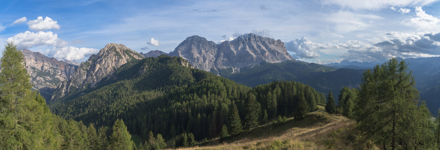 Panorama: Fanesgruppe mit Neuner, Zehner und Heiligkreuzkofel