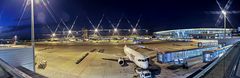 Panorama Flughafen Zürich by night