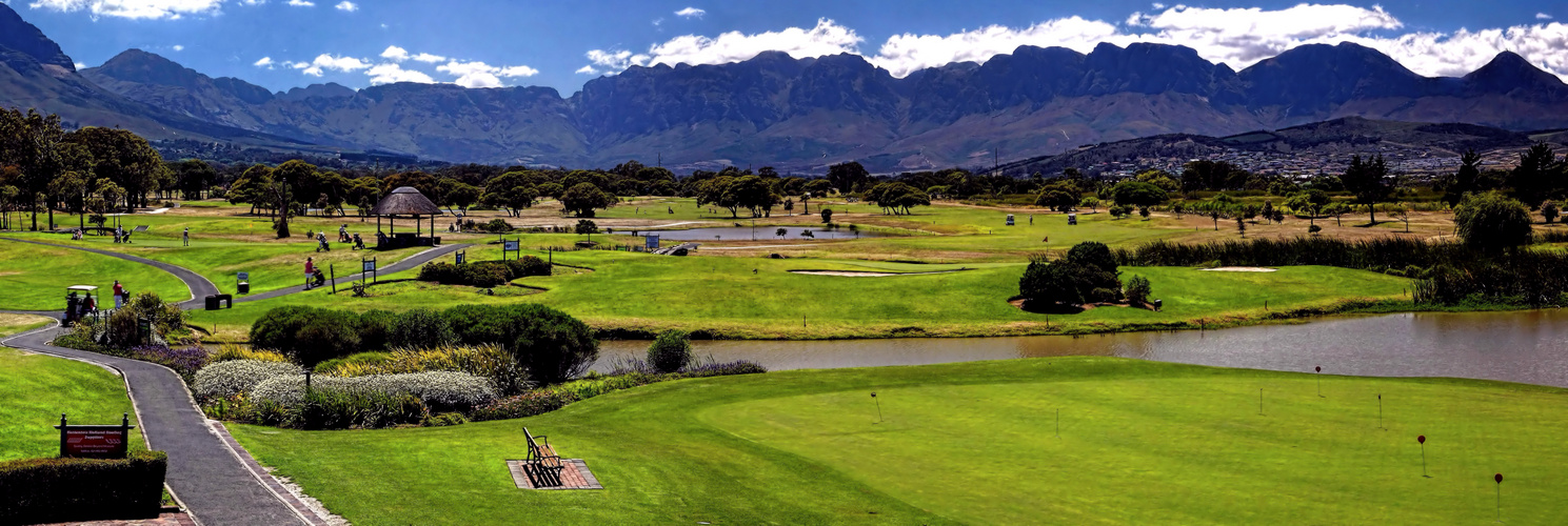 Panorama - Golf Club Strand in Südafrika ......