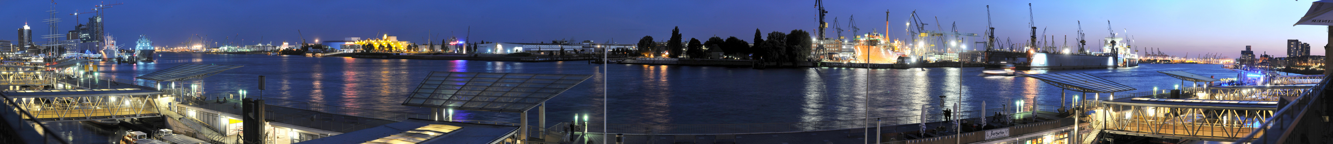 Panorama Hamburg - Landungsbrücken