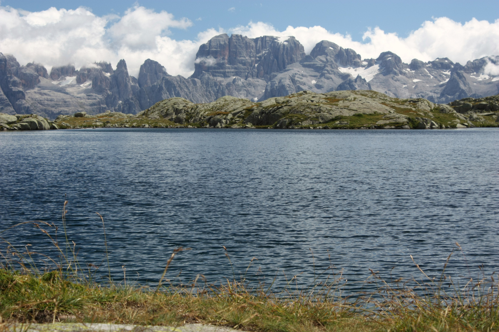 Panorama in riva al lago