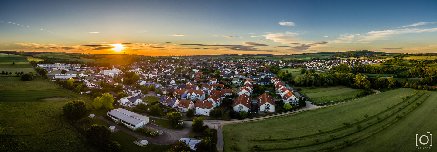 Panorama-Luftuafnahme Sonnenuntergang