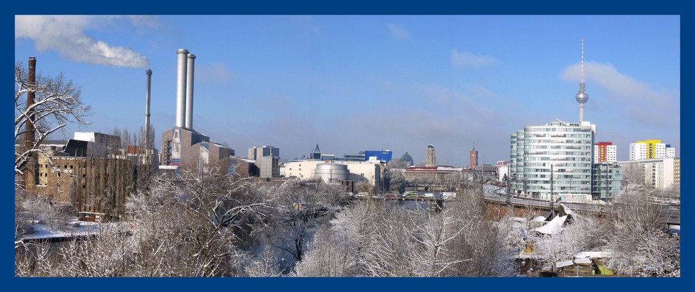 Panorama mit Schnee und Sonne