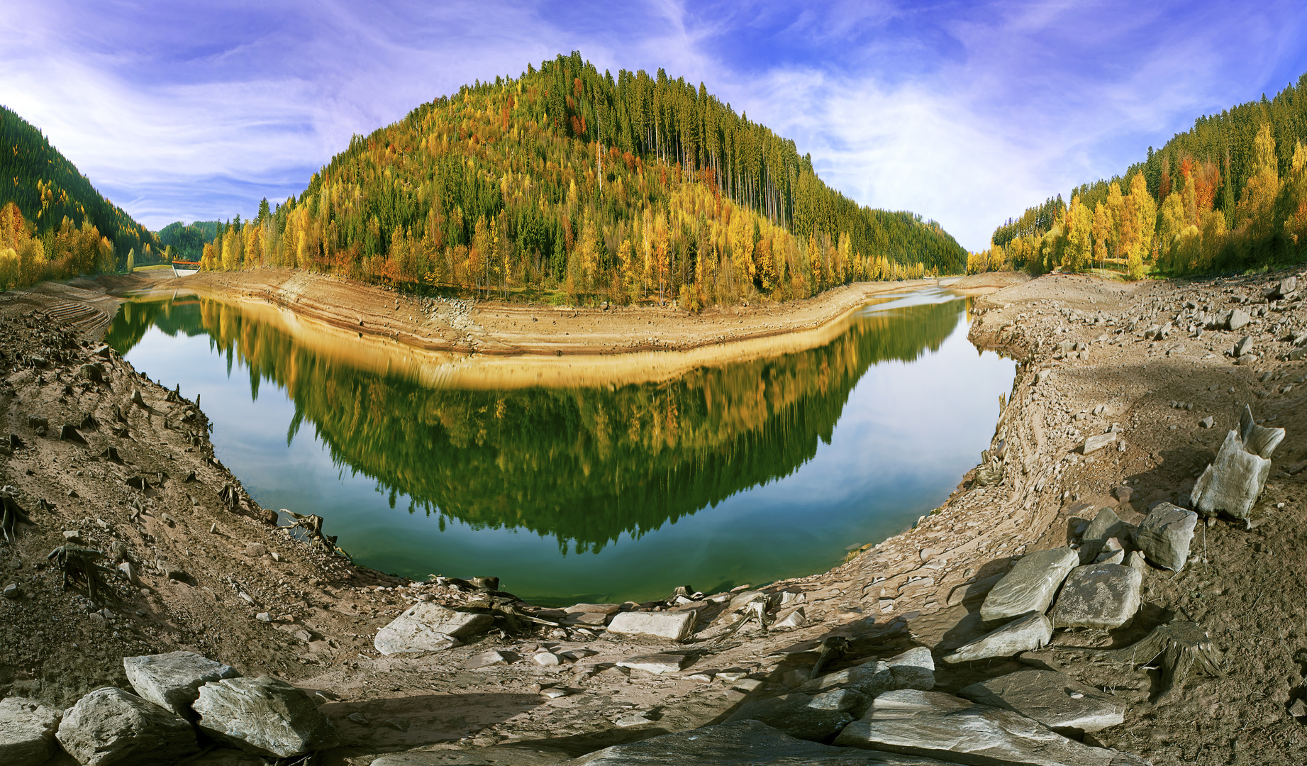 Panorama-Nagoldtalsperre im Herbst