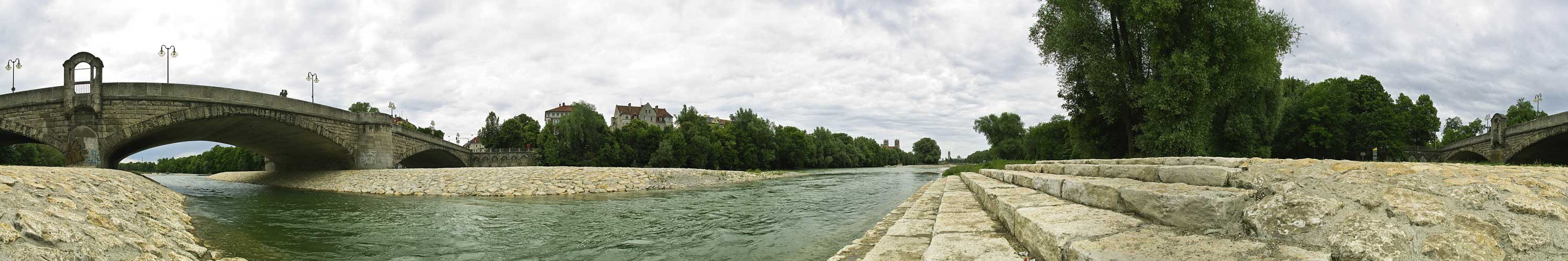 [Panorama] ... Neue Stufenanlage Wittelsbacher Brücke ...