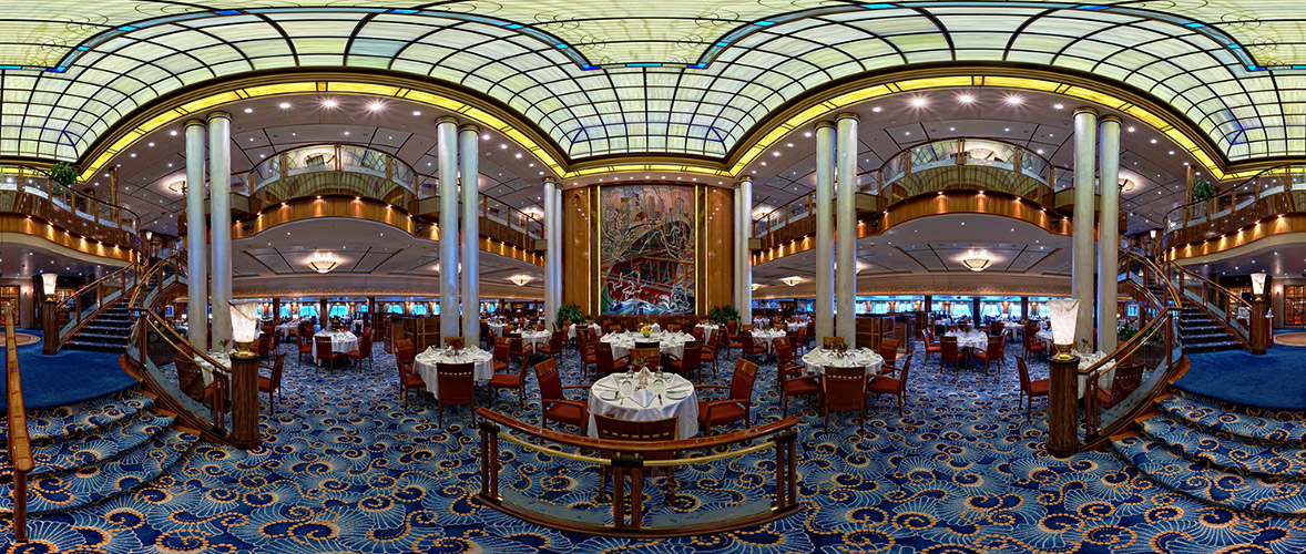 Panorama: Queen Mary 2 - Britannia Restaurant