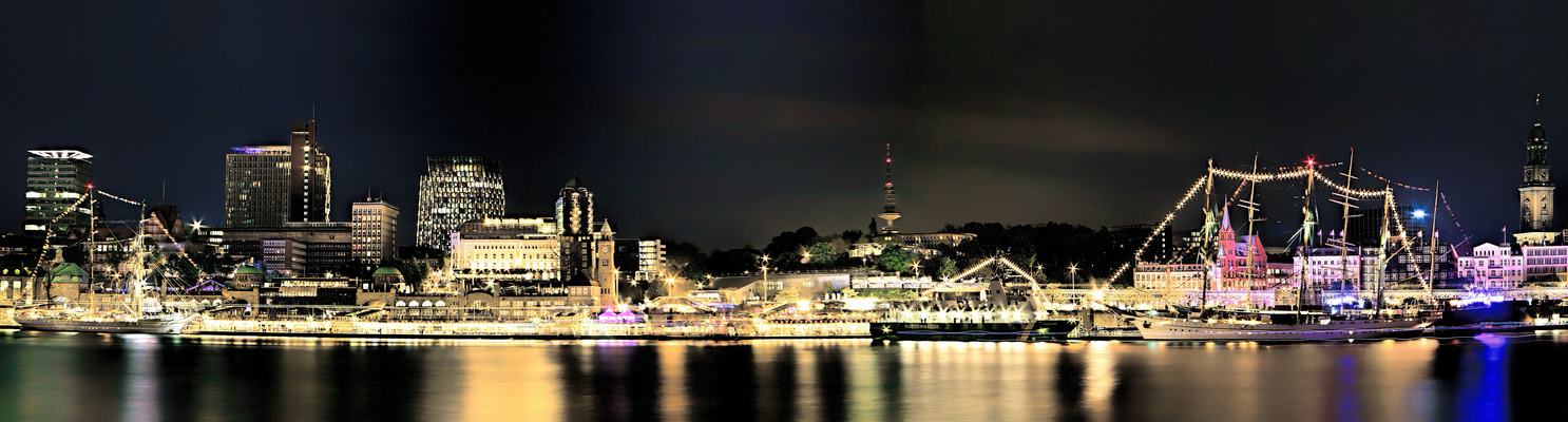 Panorama - Segelschiffe im Hamburger Hafen .....