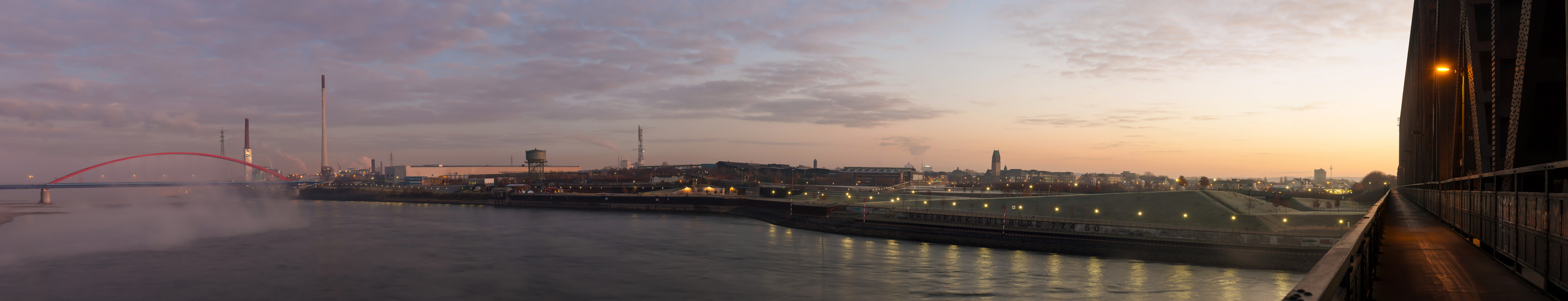 Panorama Sonnenaufgang am Rheinpark