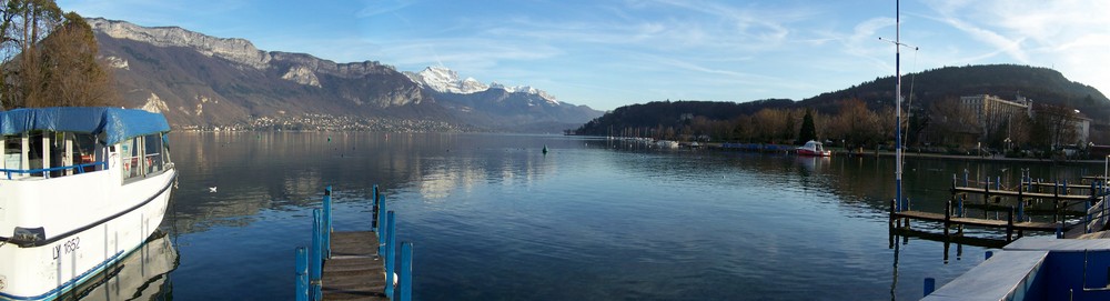 Panorama sur le Lac d'Annecy