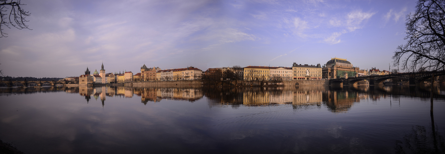 Panorama über die Moldau