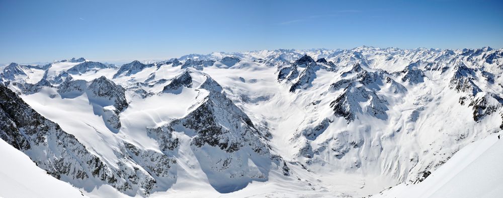 Panorama über Ötztaler und Stubaier Alpen