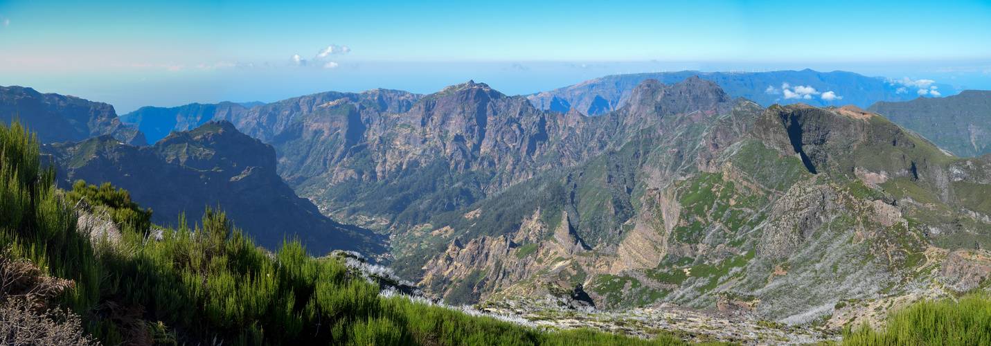 Panorama vom Pico Ruivo, dem höchsten Berg auf Madeira