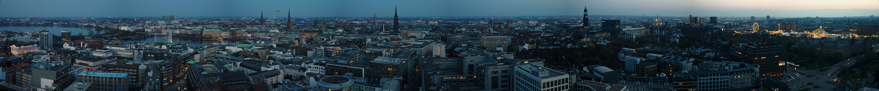 Panorama von der Alster bis zum Dom