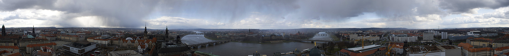 Panorama von der Dresdner Frauenkirche...