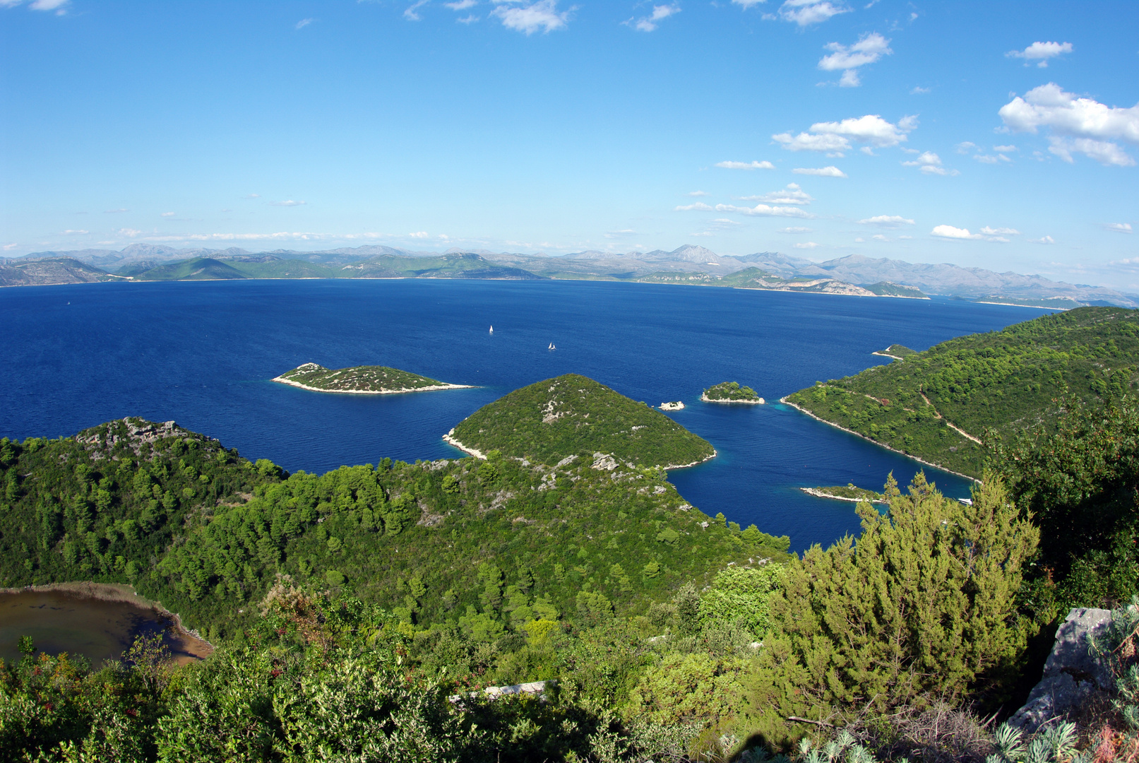 Panorama von der Insel Mijet auf das Festland Kroatiens