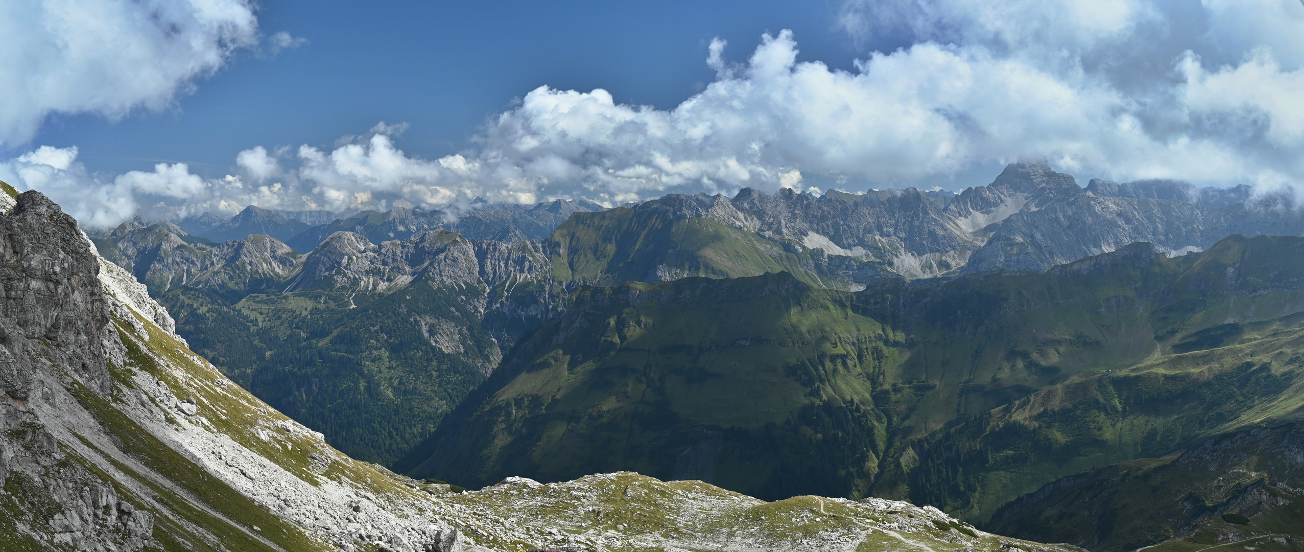 Panorama von der Terrasse des Nebelhorns