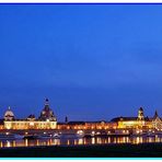 Panorama von Dresden zur Blauen Stunde