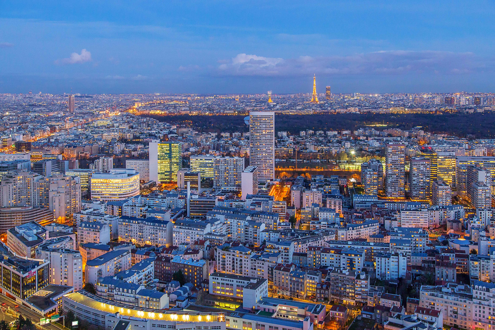 Panorama von Paris (mit Eifelturm, Arc de Triomphe und Invalidendom)