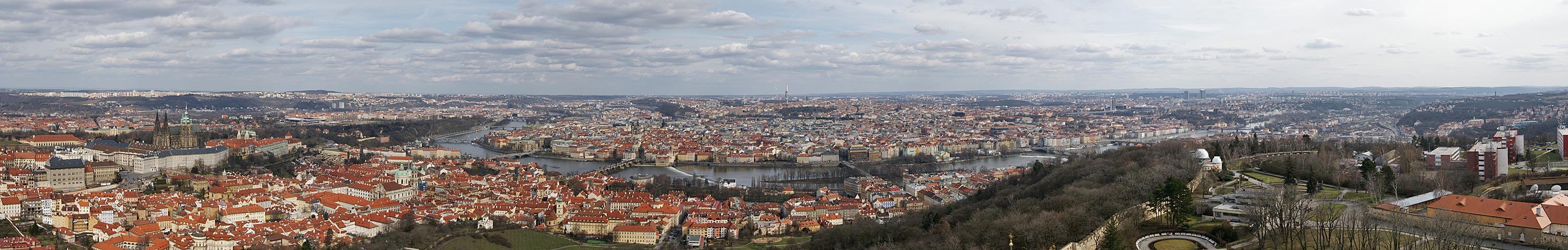 Panorama von Prag vom Aussichtsturm Petrin