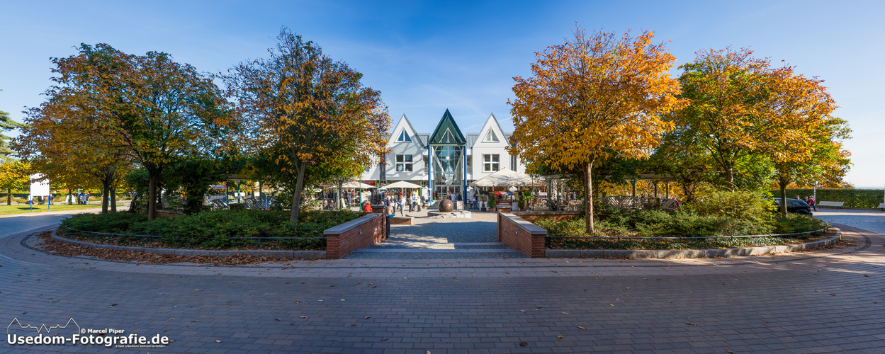 Panorama - Vorplatz von der Seebrücke Seebad Heringsdorf 14.10.2013