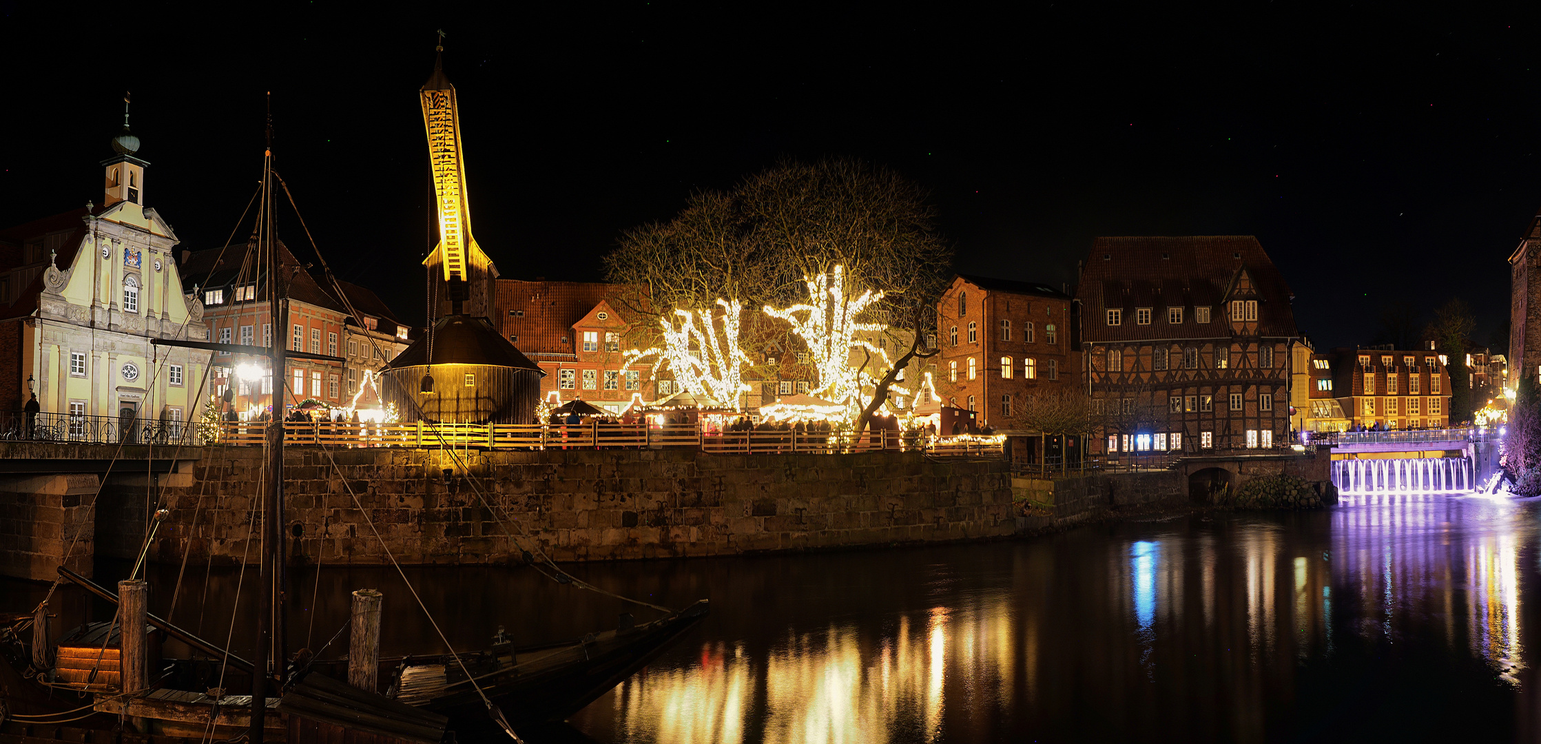 Panorama weihnachtlicher Stint in Lüneburg