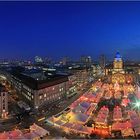 Panorama Weihnachtsmarkt auf dem Gendarmenmarkt