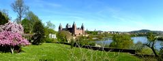 Panorama zum Schloss vom Garten des Pompenanums aus