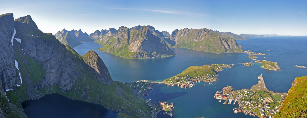 Panoramaaufnahme vom Reinebringen, Lofoten, Norwegen