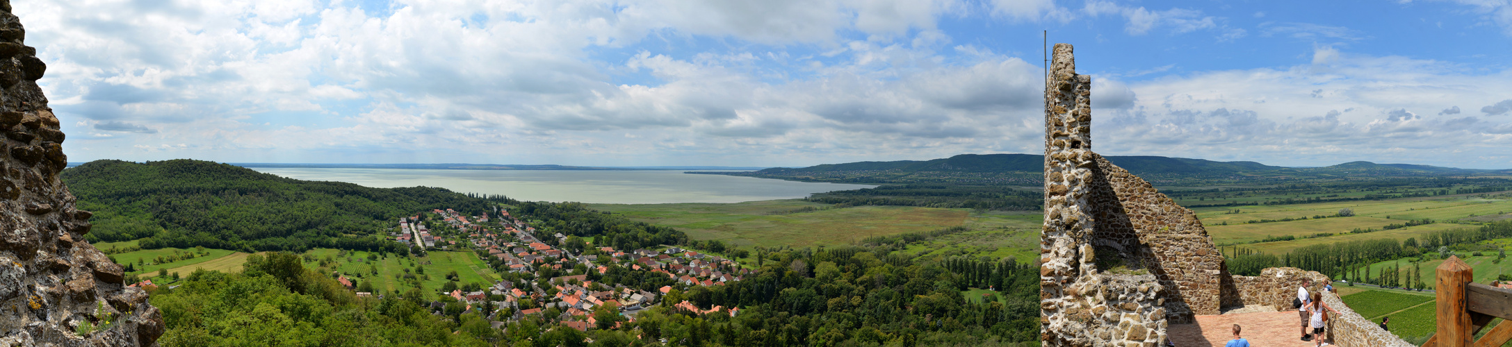 Panoramaausblick zum Plattensee