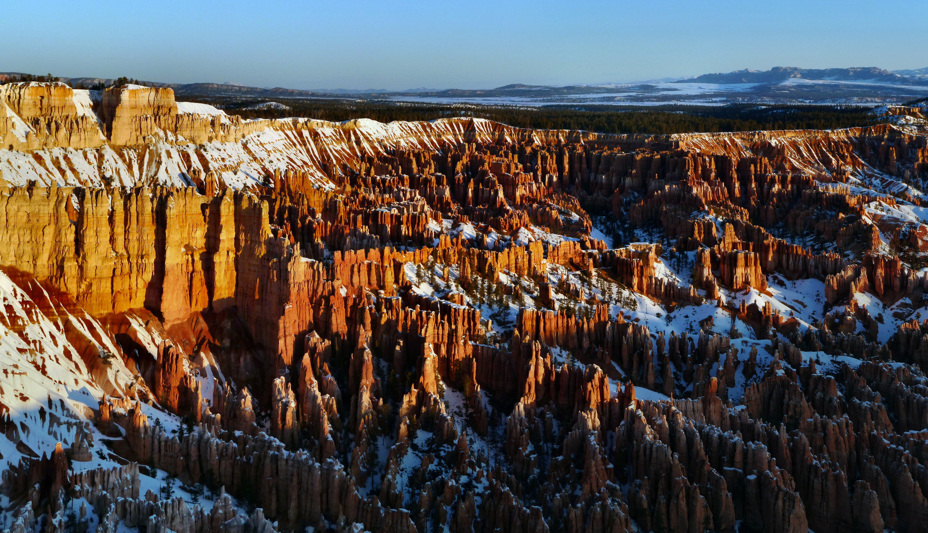 Panoramabild, aufgenommen im März 2011 zum Sonnenaufgang