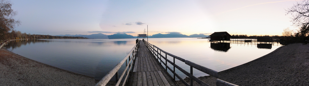 Panoramabild: Seesteg am Chiemsee