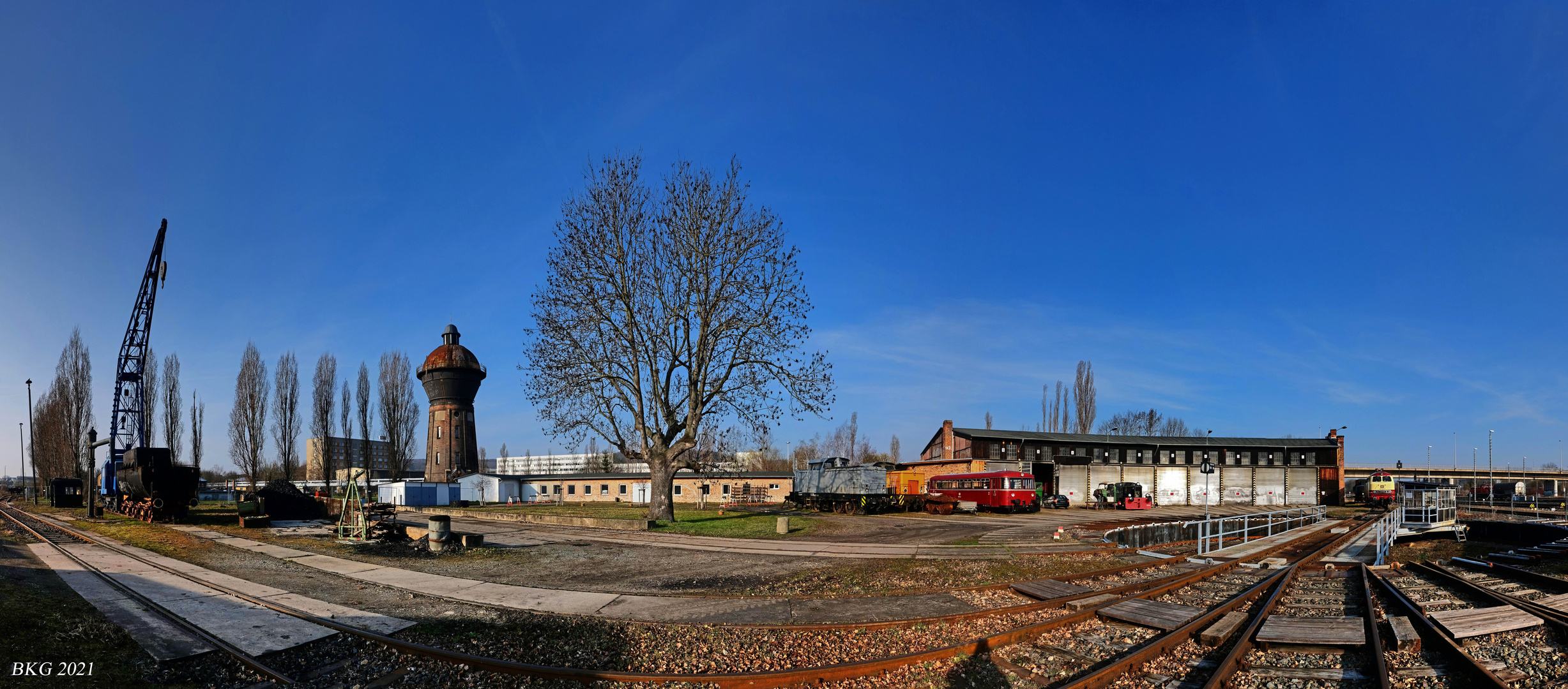 Panoramablick 180 Grad "Historisches Bahnbetriebswerk Gera" in der aufgehenden Morgensonne