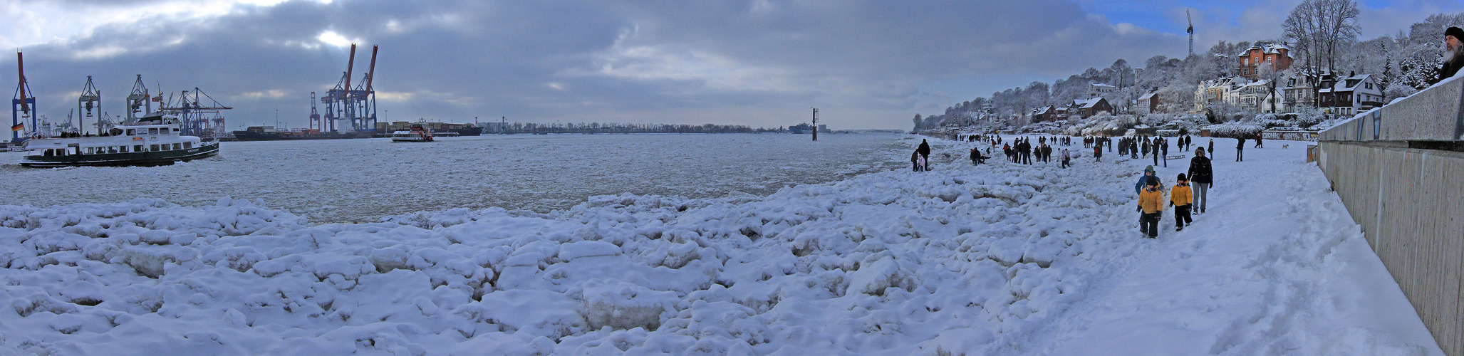 Panoramablick am Strand von Övelgönne