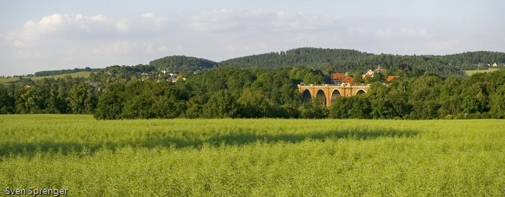 Panoramablick auf die Elstertalbrücke