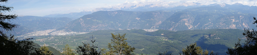 Panoramablick von der Ferdinandshütte am Mendelpaß / Süd Tirol