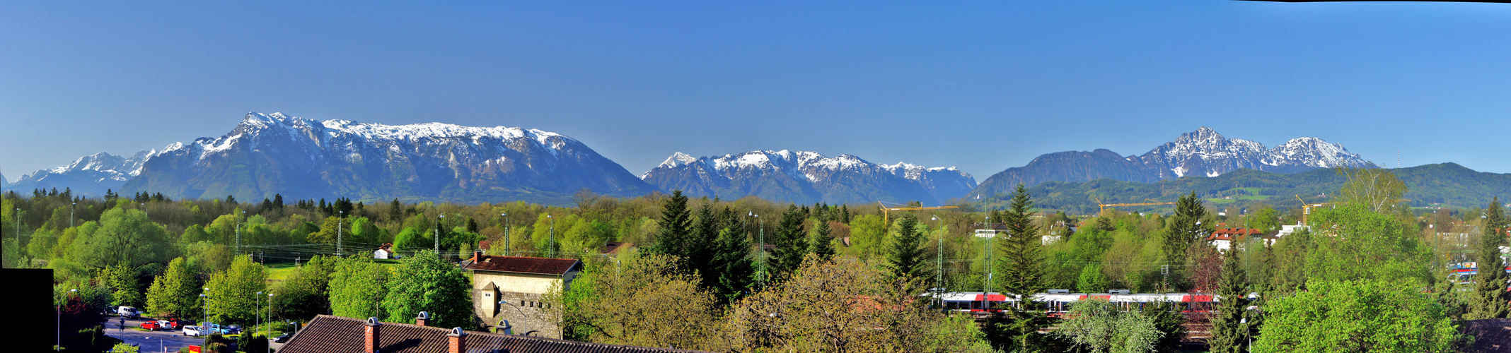 Panoramablick von Freilassing auf die Berchtesgadener Alpen