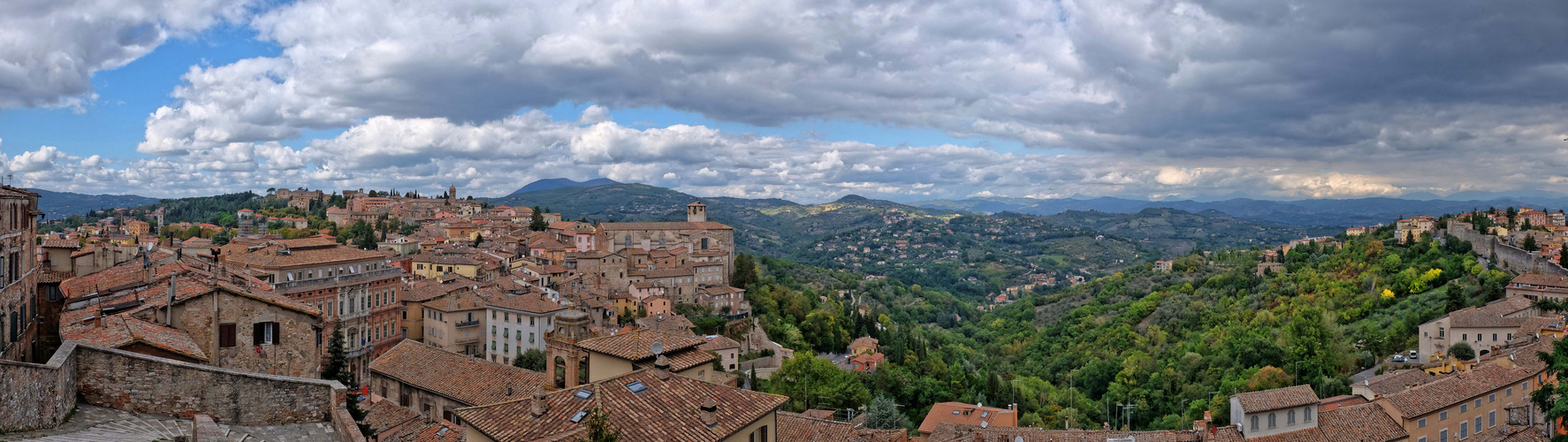 Panoramablick von Perugia nach Umbrien