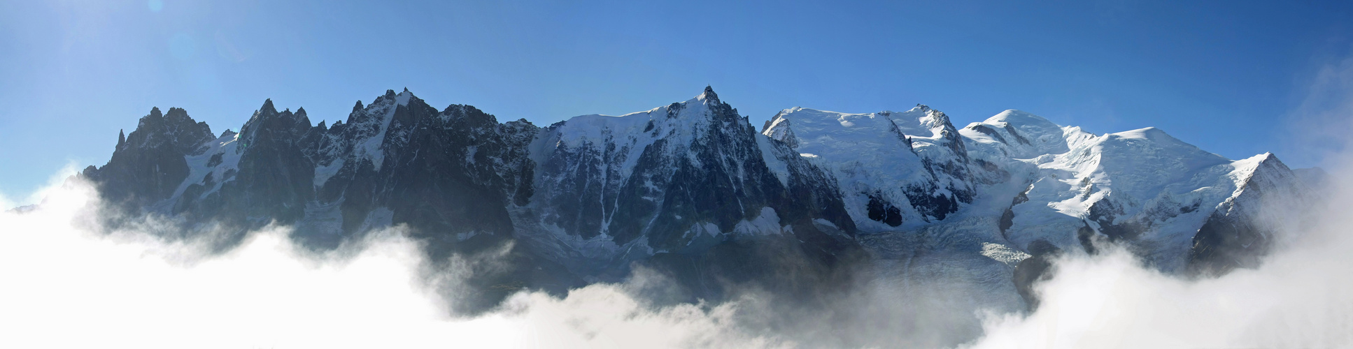 Panoramic view on the Aiguille du Midi