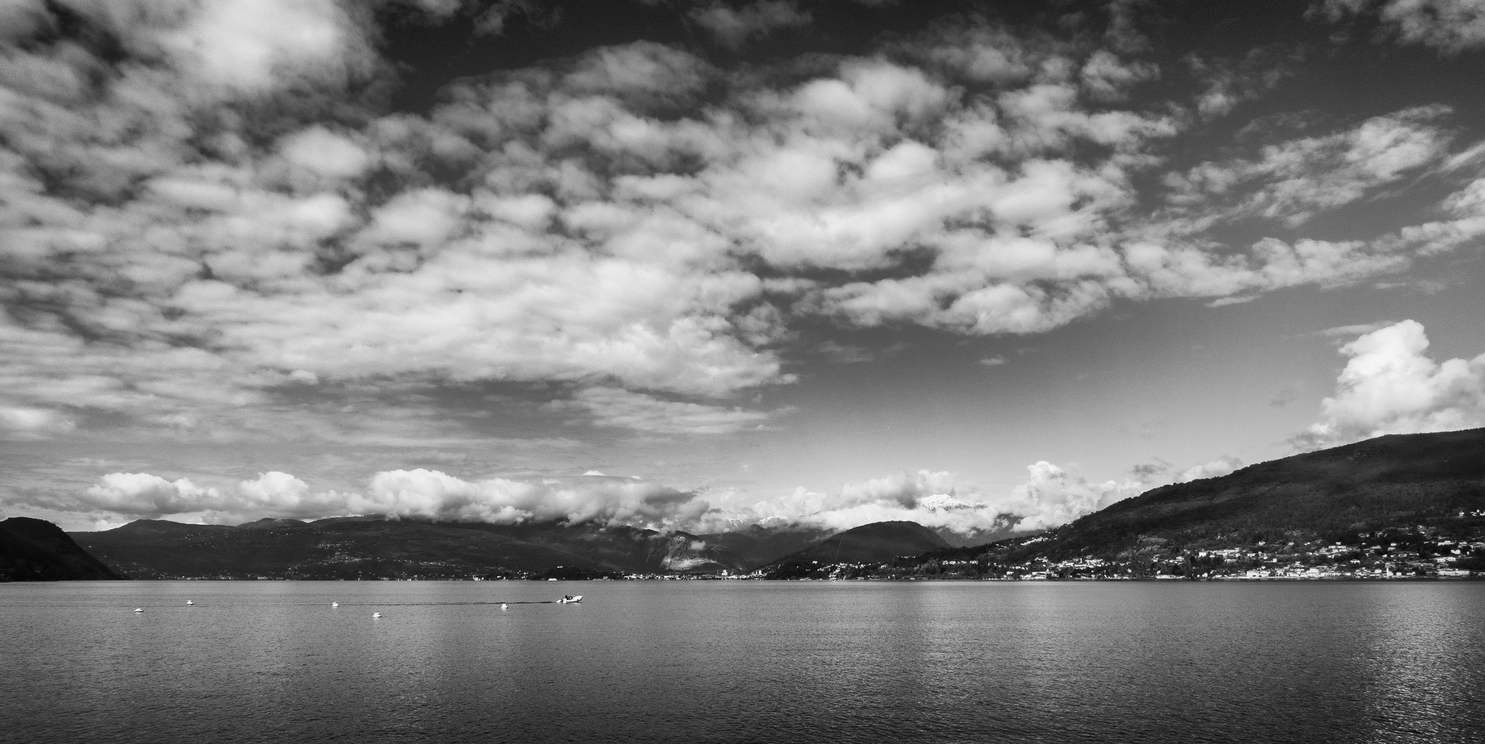 Panoramica da Calde, lago Maggiore