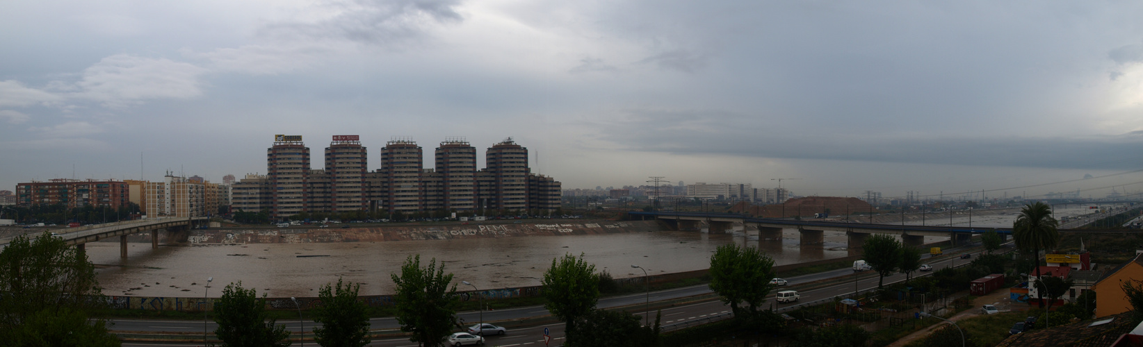 Panoramica desde La Torre (cauce del rio Turia - Valencia)