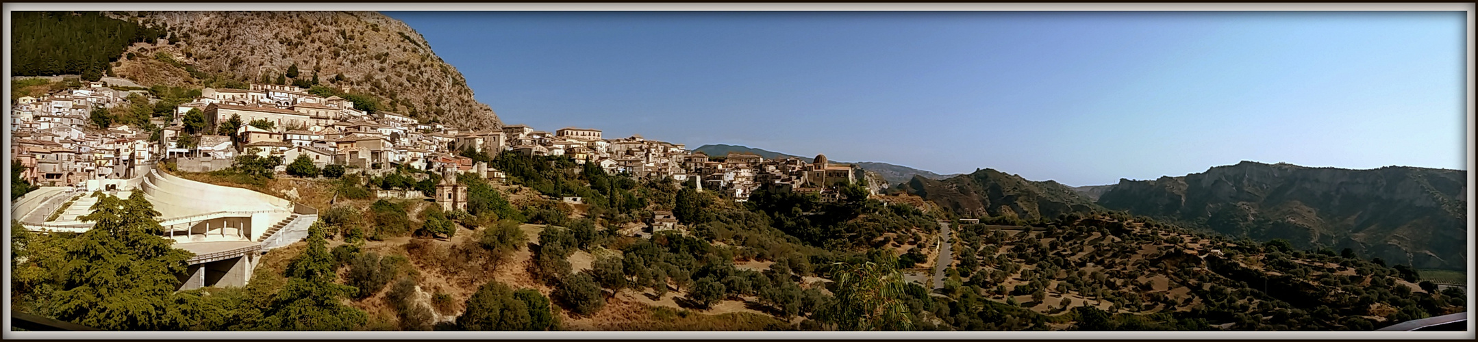 panoramica di Stilo e del monte Consilino.RC...