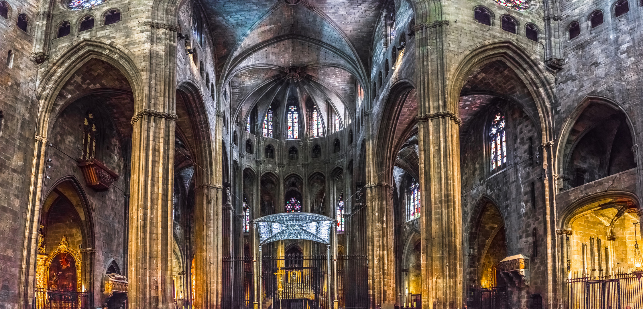 panoramica interior catedral de Girona 2