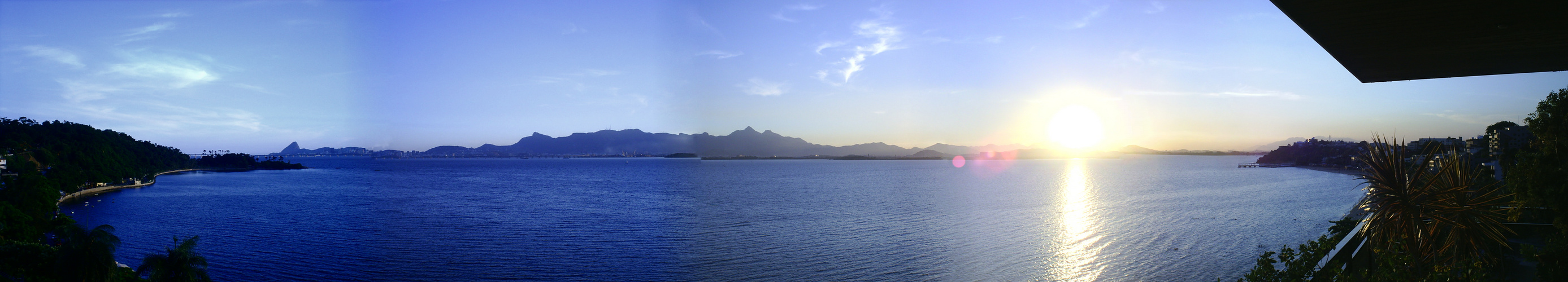 Panorâmica desde a Praia da Bica, RJ, Brasil