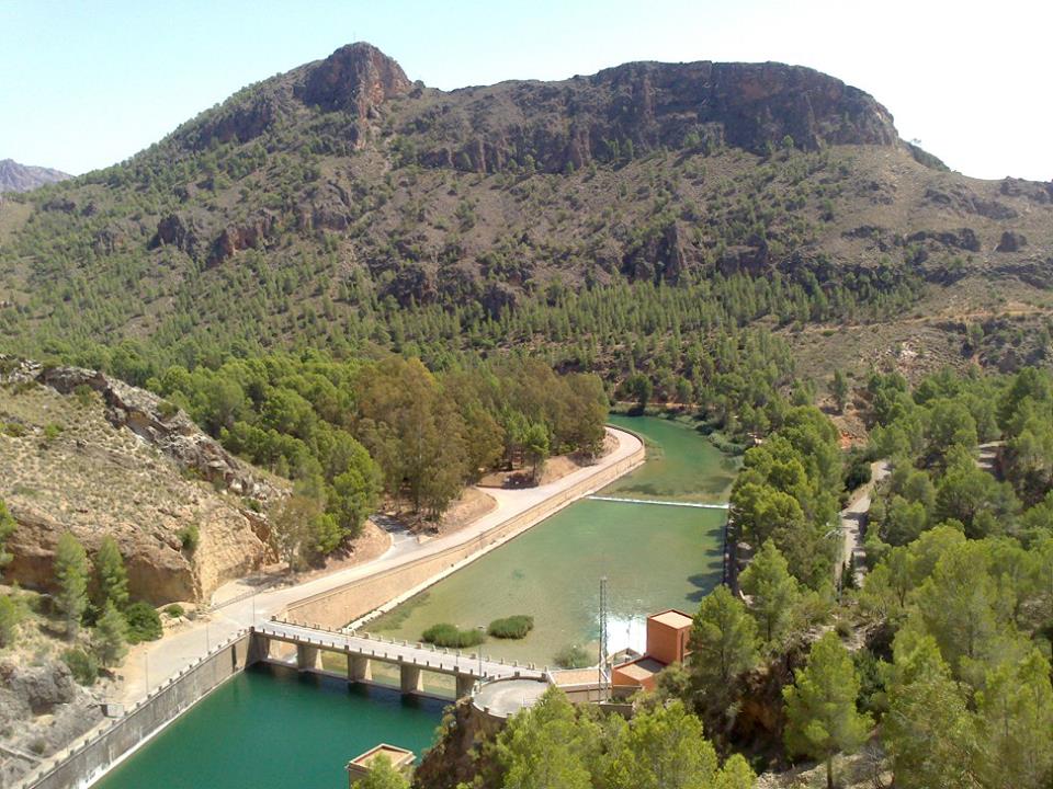 Foto de Pantano del Cenajo en Hellín, Albacete