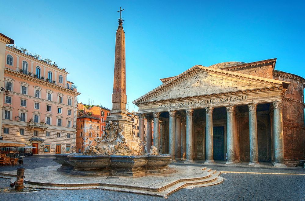 Pantheon mit Obelisk