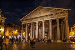 Pantheon @ Night