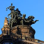 Panther-Quadriga auf der Semperoper