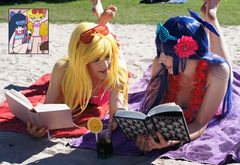 Panty & Stocking @ Daten Beach – Reading books